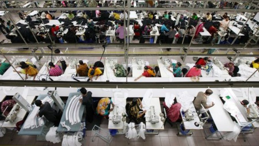 French factories and environment : factory with poor working conditions in Bangladesh